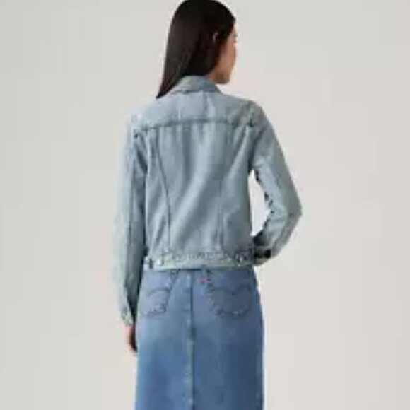 EUC Women's Levi's Trucker Jacket - Picture 4 of 9